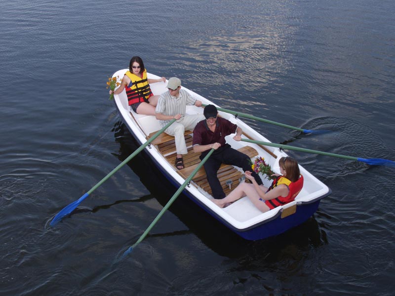 Pulling boats pella